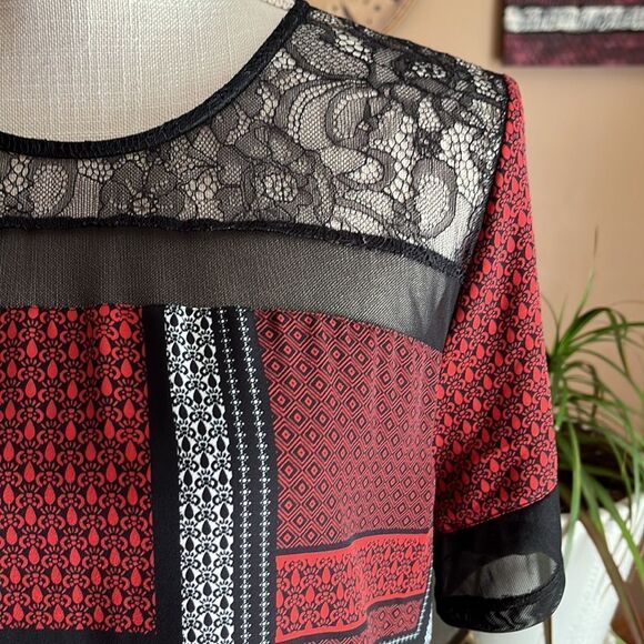 Express Women's Lace Color Block Print Shirt Dress Size Medium Black Red - Picture 3 of 13